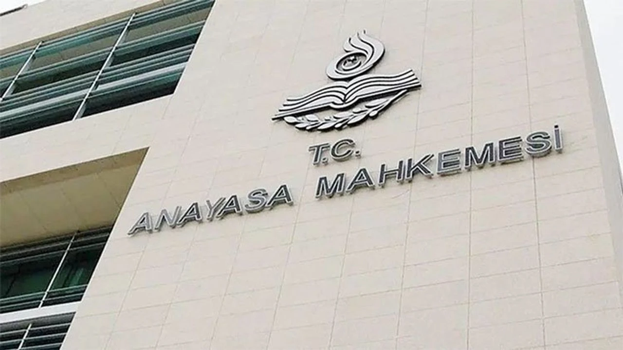 Sendika hakkı nın ihlali saydı ve başvurucuya 34 bin lira manevi tazminat ödenmesine karar verdi.