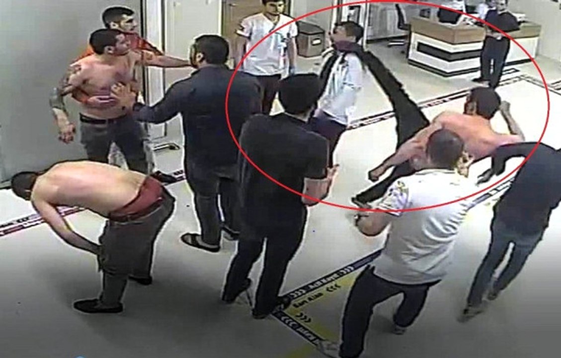 Hasta yakınından Özel Güvenlik görevlisine uçan tekme
