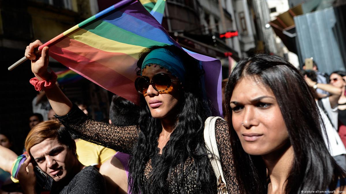 LGBTİ lara operasyon: 20 kişi tutuklandı
