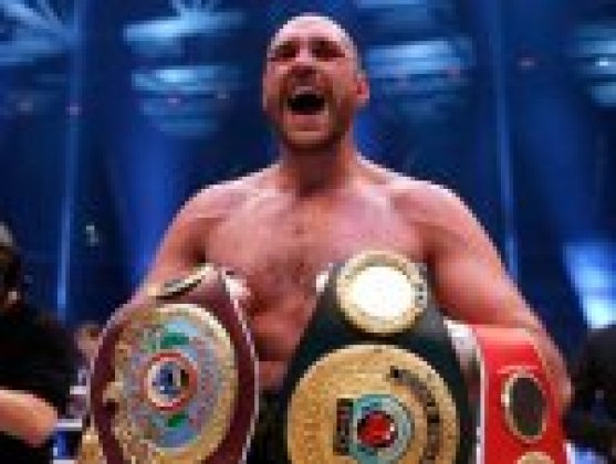 Çingene Kral Tyson Fury'nin başı ırkçı mesajlarla dertte