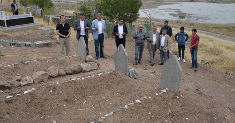 CHP heyet, katliamın yaşandığı Tanışık Köyü'nde