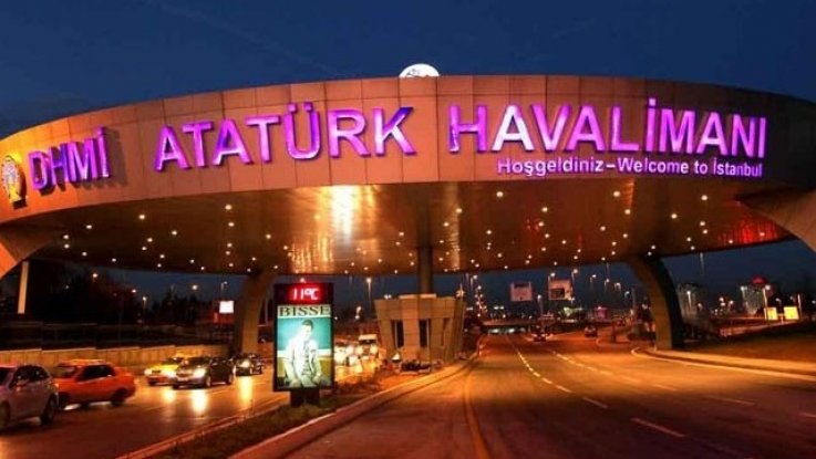 Atatürk Havalimanı'nda silah sesleri