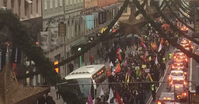 Stockholmde HDP vekilleri için protesto