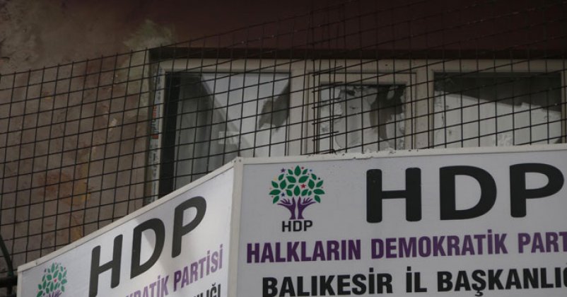 Balıkesir HDP'ye silahla ateş açıldı