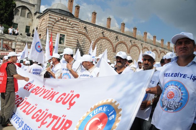 Türk-iş bağlı  Belediye-İş Muhalifleri sendikadan atmak için olağanüstü kongre toplayan