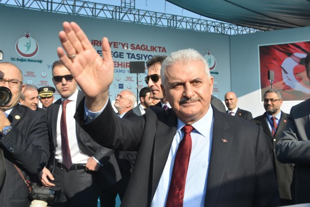 Başbakan Yıldırım'dan 'anayasa değişikliği' açıklaması
