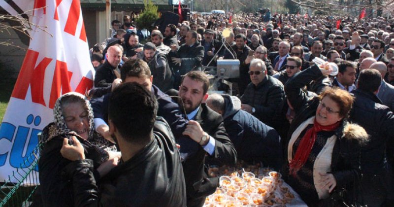 Meral Akşener'in katıldığı toplantıda ortalık karıştı