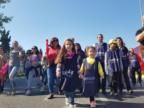 Cam işçileri ‘İş, aş, adalet’ için yürüyor: Bekle bizi İstanbul!