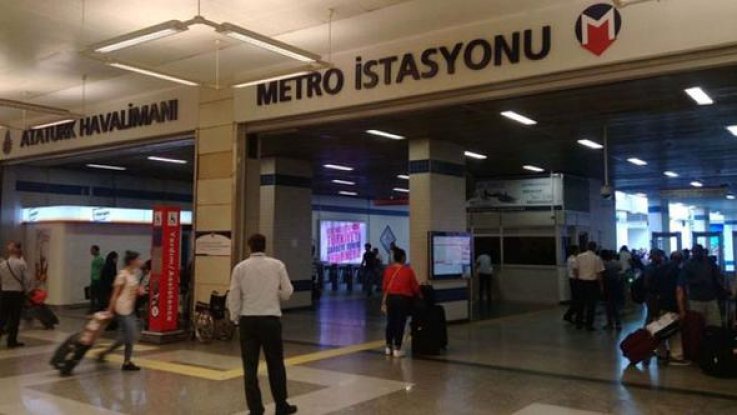 Havalimanı'ndaki metro vagonunda dehşet!