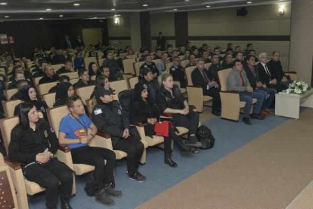  Polis Ve Özel Güvenlik Görevlilerinin İşbirliğine Yönelik Bilgilendirme Toplantısı