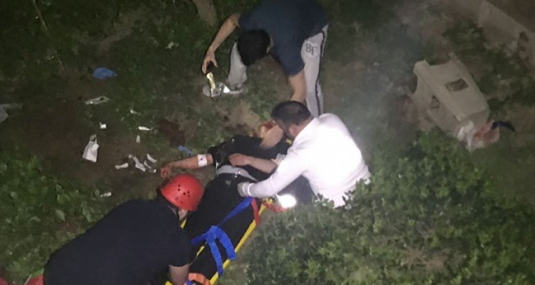 Beşiktaş'ta Yüksekten Düşen Özel Güvenlik Görevlisi Yaralandı 