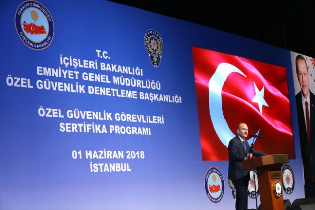  Özel güvenlik görevlilerine düzenlenen törenle sertifikaları verildi.