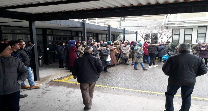 Yalova’da 45 gündür maaş alamayan işçiler iş bıraktı