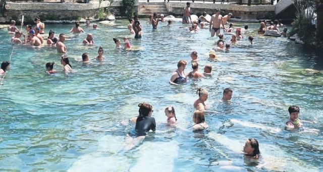 Dünyaca ünlü turizm merkezinde Günlük 2 bin turist tarihin içinde yüzüyor!