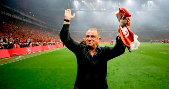 Fatih Terim atkısını stada almayan güvenlik görevlisinin işine son verdiler