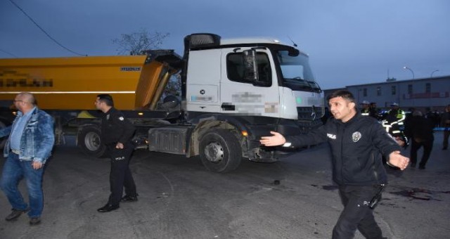 Özel güvenlik görevlisi, yüzene gelen yumrukla yaralandı.