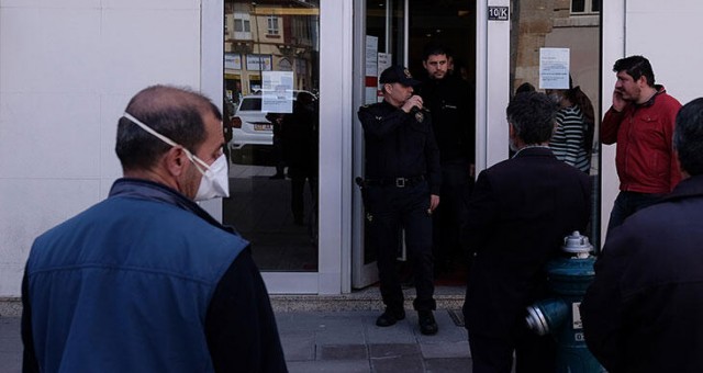 65 yaş üzerine hizmet veren banka müdürü ve güvenlik görevlisi hakkında tutanak tutuldu!