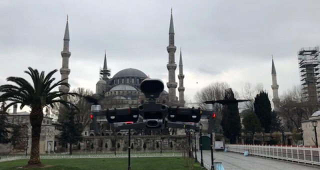 İstanbul'da ilginç uygulama! Polis drone ile Corona Virüsü uyarısı yapıyor