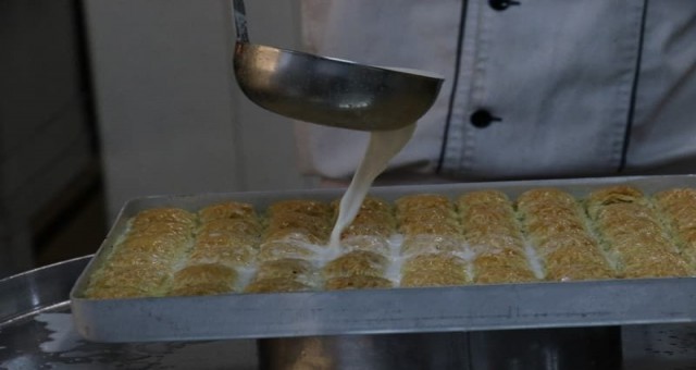 Türkiye'de bir ilk: Soğuk baklava üretti, siparişlere yetişemiyor