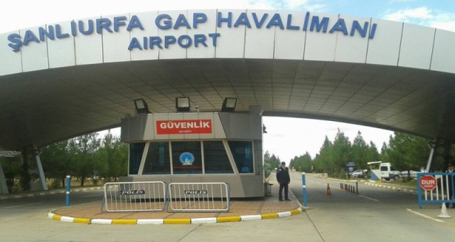 Şanlıurfa'da havalimanında ayakkabıya gizlenmiş uyuşturucu ele geçirildi