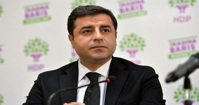 Selahattin Demirtaş'a  hakaret suçundan hapis