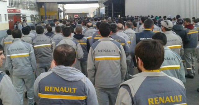 Renault çalışanları, fabrika yöneticilerini alıkoydu!