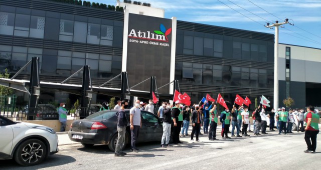 Atılım Tekstil sendikalı bir işçiyi işbaşı yaptırmadı, diğer işçileri istifaya zorladı