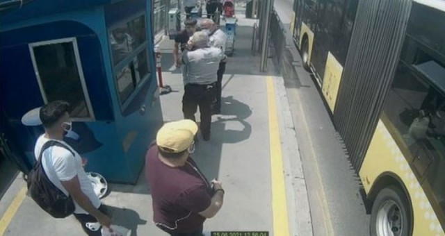 Turnikeden kaçak geçişe izin vermeyen metrobüs görevlisi bıçaklandı