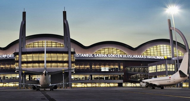 Sabiha Gökçen Havalimanı'nda çalışan Iss proser  servis midibüsü kazanın yaptı