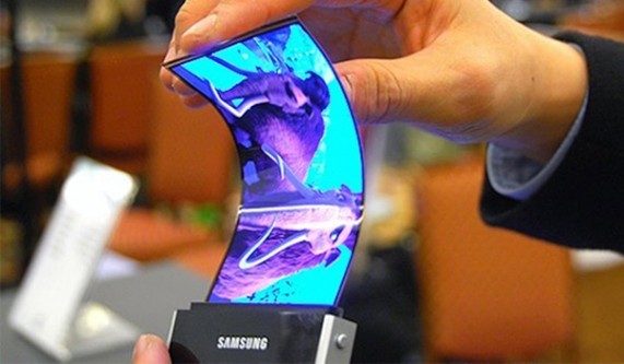 Samsung'dan teknoloji harikası! Samsung’un önümüzdeki haftalarda IFA 2014 etkinliğinde tanıtacağı Galaxy Note 4’te kullanılacağı düşünülen YOUM ekranın üretimine başlandığı iddia edildi.