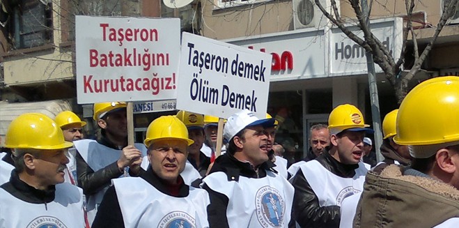 İzmir’de taşerona karşı dev yürüyüş Türk-iş,KESK TMMOB) 