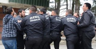 Üniversitesinde öğrencilerle Kavgada, 3ü özel güvenlik görevlisi 9 kişi yaralandı.