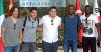 Yıldız futbolcular Antalyada