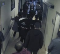 Silahına sarılan hasta yakını, özel güvenlik görevlisini yaraladı.