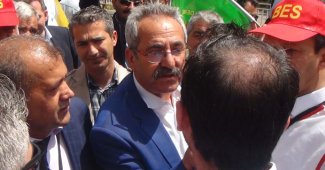 HDPli Yıldırım ile polis arasında pankart tartışması