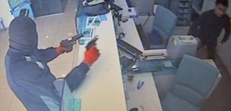Güvenlik Görevlisi Atm Gaspçılarının Ortağı Çıktı