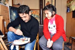 Özel güvenlik görevlisi Sivas da Baba-Kızın Resim Merakı