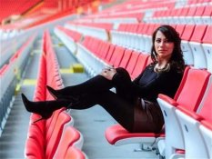 Bir ülke ona yalvarıyor: Ne olur seksi giyme! Kaynak