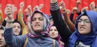 Flormar direnişi sürüyor: İşçilere destek veren çalışanlar da işten çıkarıldı