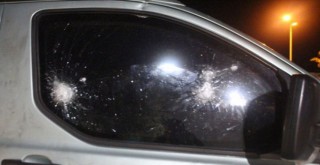 Bodrumda bir banka şubesi ile 3 zırhlı para nakil aracına taşlı saldırıda bulunuldu
